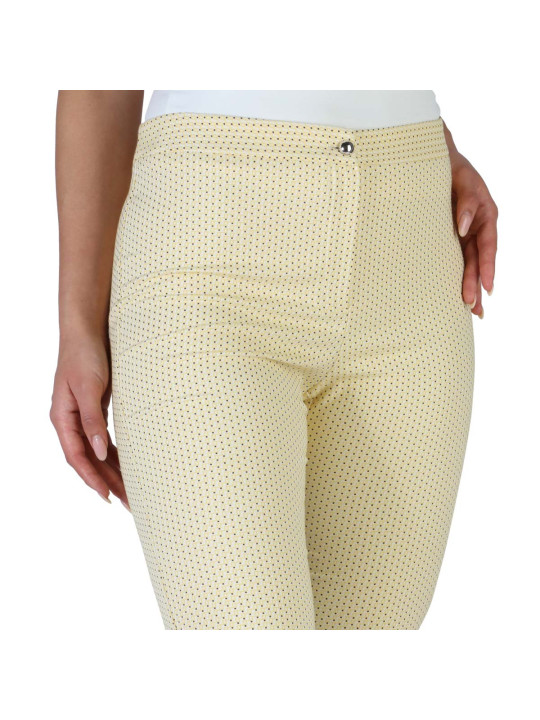 Gelbe Golfhose mit Punktmuster