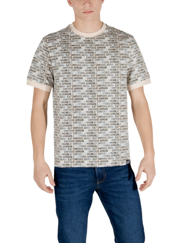 Tan T-Shirt mit schwarzem Text Tan T-Shirt mit schwarzem Text