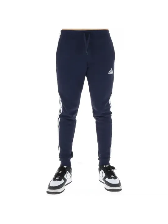 Navy Adidas Jogginghose und Schuhe