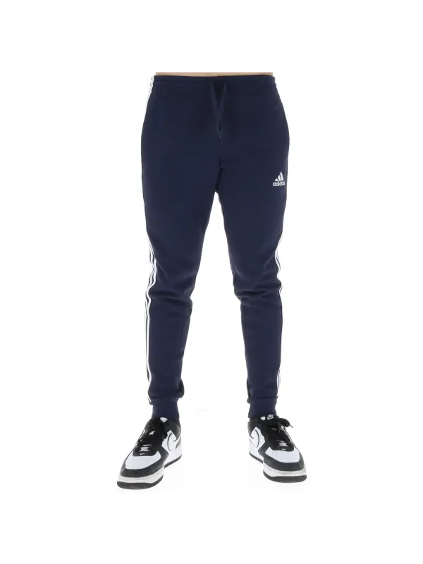 Navy Adidas Jogginghose und Schuhe