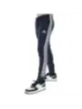 Navy Adidas Jogginghose mit Nike Sneakers