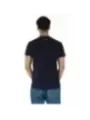 Mann trägt Plein Sport T-Shirt