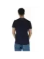 Mann trägt Plein Sport T-Shirt