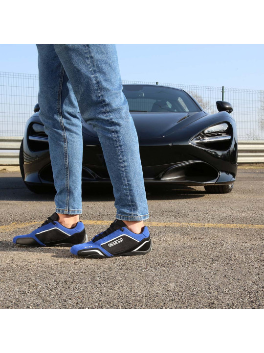 Sparco Sneakers und sportliches Auto