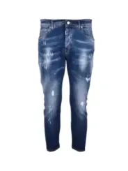 Blaue Jeans mit Farbklecksen
