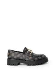 Schwarzer Lederschuh mit dicker Sohle