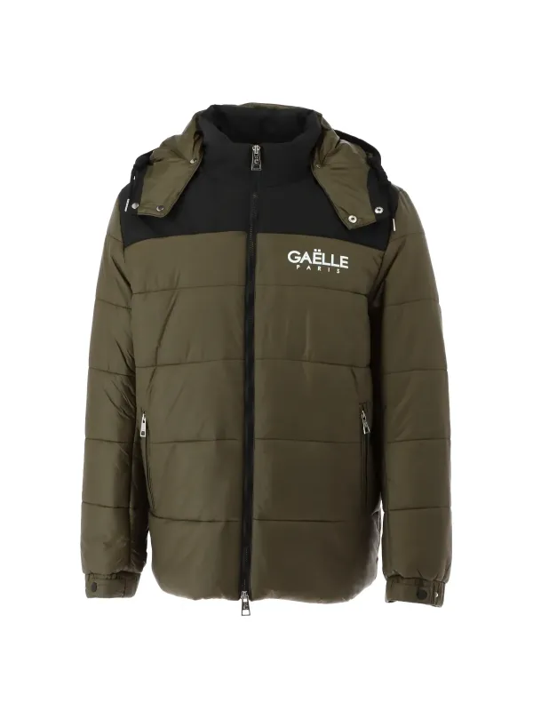 Grüne gesteppte Jacke mit Kapuze Grüne gesteppte Jacke mit Kapuze
