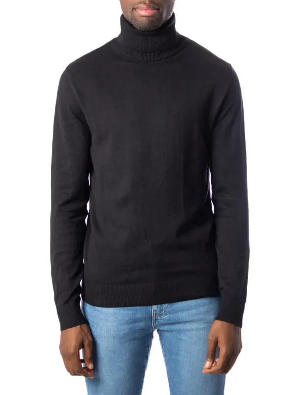 Schwarzer Rollkragen mit Jeans Schwarzer Rollkragen mit Jeans