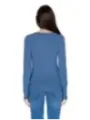 Blauer Guess Pullover Rückansicht Jeans