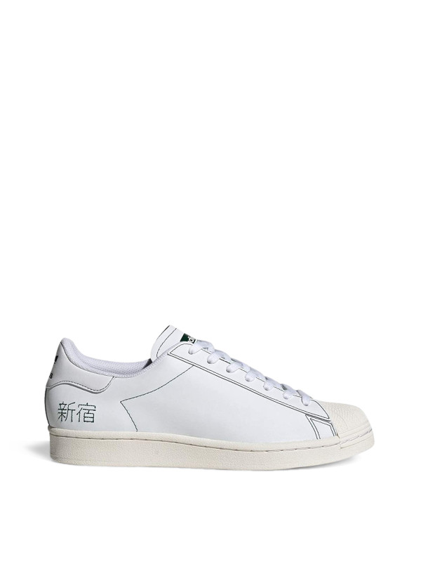 Weiße Adidas Superstar Sneaker klassisch Weiße Adidas Superstar Sneaker klassisch