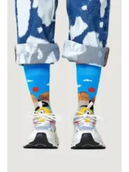 Bunte Happy Socks am Fuß