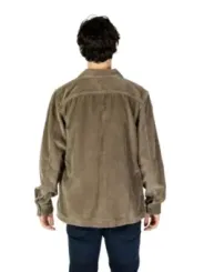 Braune Cordjacke im lässigen Stil
