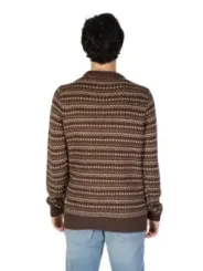 Brauner gestreifter Strickpullover hinten
