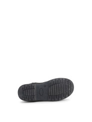 Schwarze Schuhsohle mit Profilstruktur