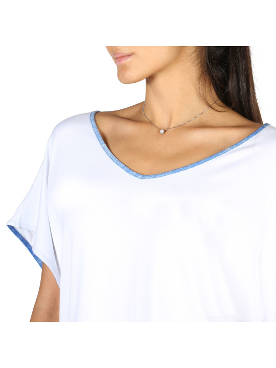 Weißes T-Shirt mit blauem Saum