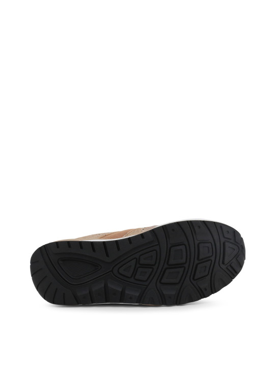 Robuste Schuhsohle mit Lederdetails