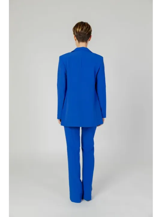 Blauer Anzug, schlichtes professionelles Design