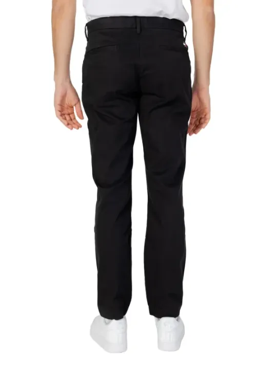 Dunkle Tommy Hilfiger Jeans Ansicht