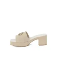 Weiße Sandalen mit hohem Absatz