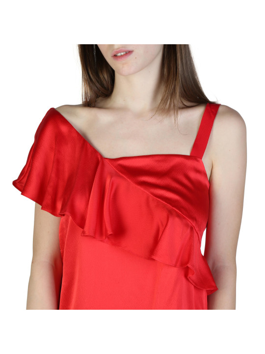 Rotes Seidenbluse ein Schulter freie