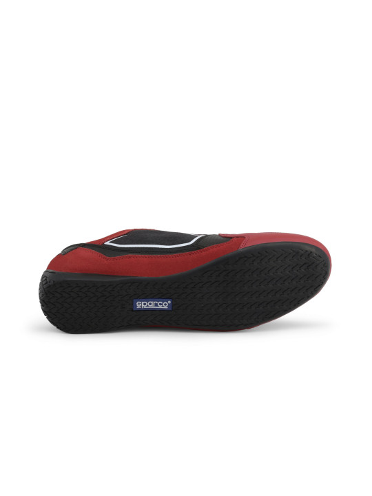 Rote und schwarze Sparco Fahrschuhe
