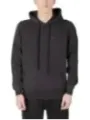 Mann trägt Liu Jo Kapuzenpullover