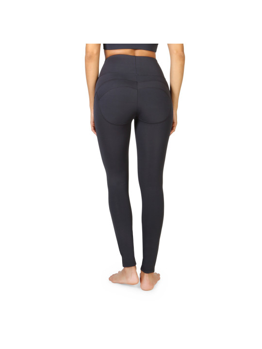Dunkelgraue Sportleggings, weibliches Model trägt
