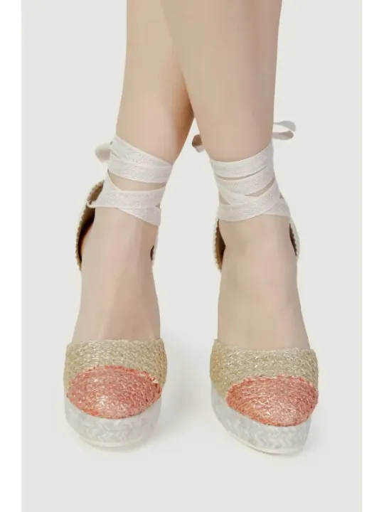 Beige espadrilles with pink details