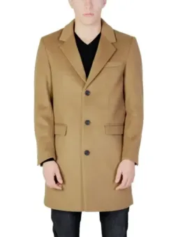 Camelwoll-Übermantel mit dunklen Knöpfen