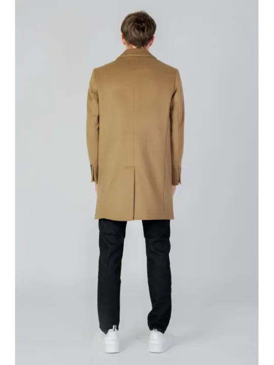 Tan Mantel, modischer Herren-Look