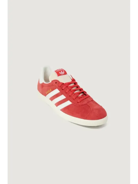 Korallenfarbene Adidas Gazelle Sneaker seitlich