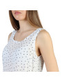 Weißes Tanktop mit blauen Sternen