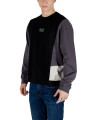 Schwarzes, graues und weißes Sweatshirt