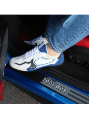 Weiße Sparco Rennschuhe mit blauen Akzenten