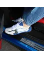 Weiße Sparco Rennschuhe mit blauen Akzenten