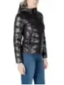 "Blauer Jacken im Sale | Blauer Damen Pufferjacke Schwarz - Stilvoller Frühlingsbegleiter online kaufen"|Planet-Deluxe
