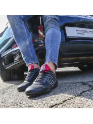 Schwarze rote Sparco Rennschuhe