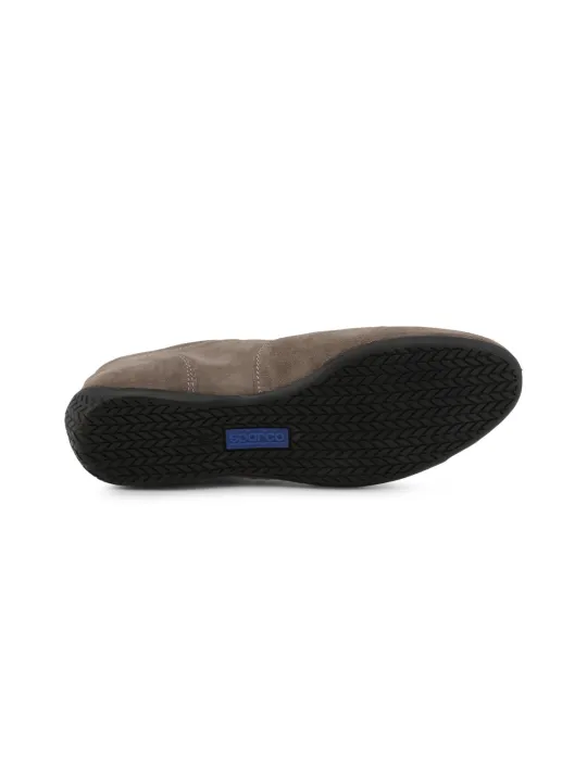 Taupe braune Sparco Rennschuhe Detailaufnahme