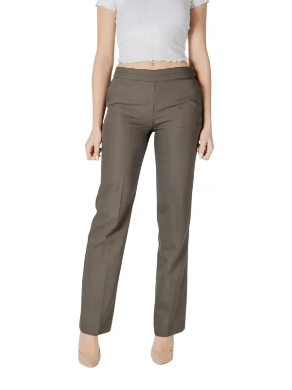 "Morgan De Toi Hosen im Sale | Morgan De Toi Frühlingsgrün Damenhose mit Komfort und Stil online kaufen"|Planet-Deluxe