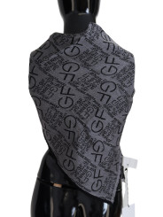 Scarves Elegance Unwrapped in a Wool Scarf 510,00 € 8058301882537 | Planet-Deluxe