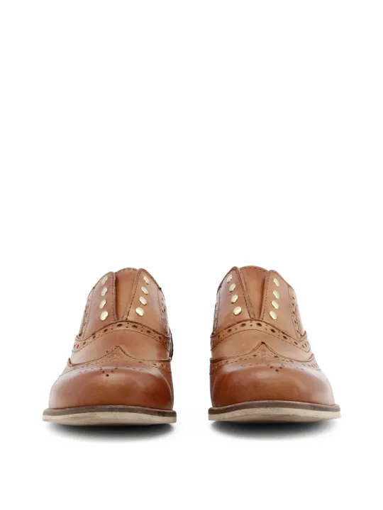 Braune Lederschuhe im Oxford-Brogue-Stil