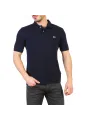 Mann trägt blaues Napapijri Poloshirt