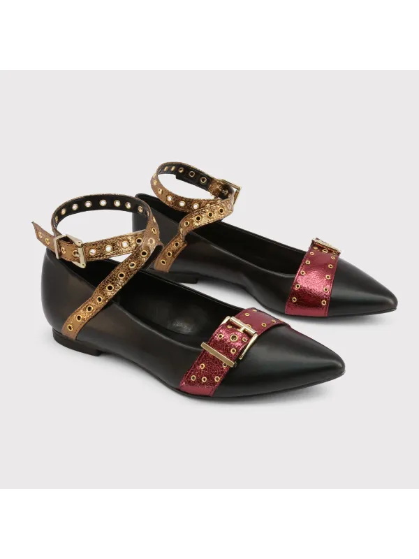 Schwarze Ballerinas mit Goldakzenten Schwarze Ballerinas mit Goldakzenten
