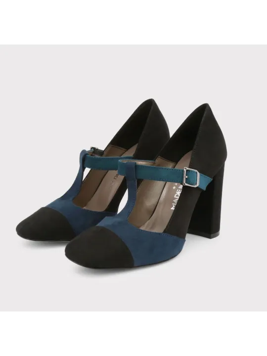 Schwarze Pumps mit blauem Akzent
