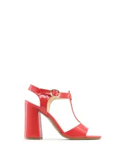 Korallenfarbene Riemchensandalen mit Absatz