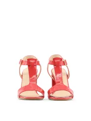 Korallenfarbene Riemchensandalen mit Absatz