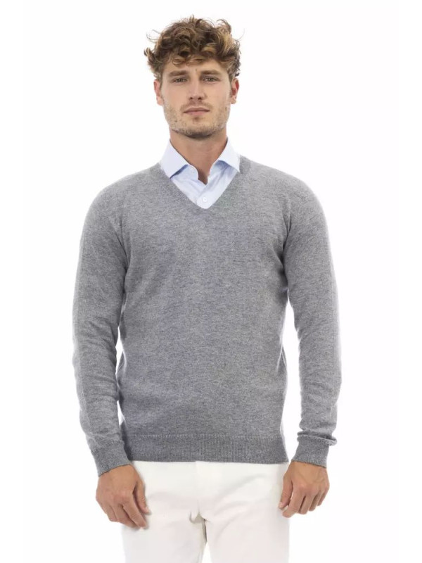 Sweaters Chic V-Neck Sweater in Subtle Gray 330,00 € 8100002458280 | Planet-Deluxe