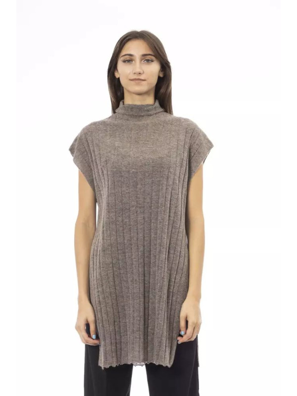 Sweaters Chic Alpaca Blend Turtleneck Sweater with Side Slits 480,00 € 8100001103839 | Planet-Deluxe