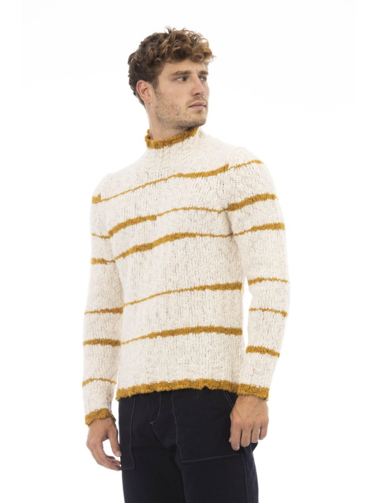 Gestrickter Herrenpullover mit gelben Streifen