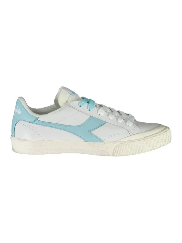 "Diadora Klassiker: Weiß-Blauer Sneaker für zeitlosen Stil"